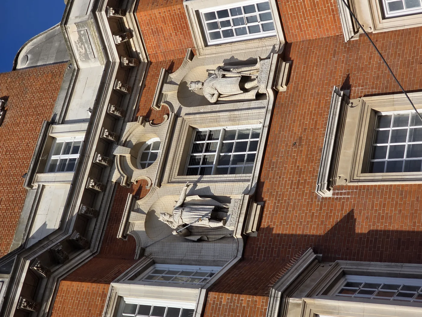 Statues of Boadicea and Edward the Elder on the front of Colchester Town Hall, where Full Council meets
